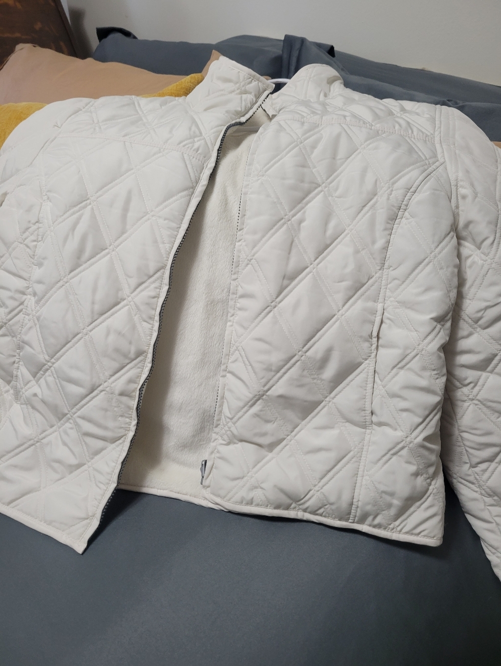 Womans Jacket - Picture 9 of 15